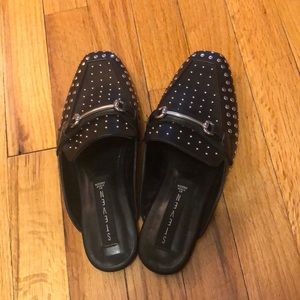 Women’s slip on shoes
